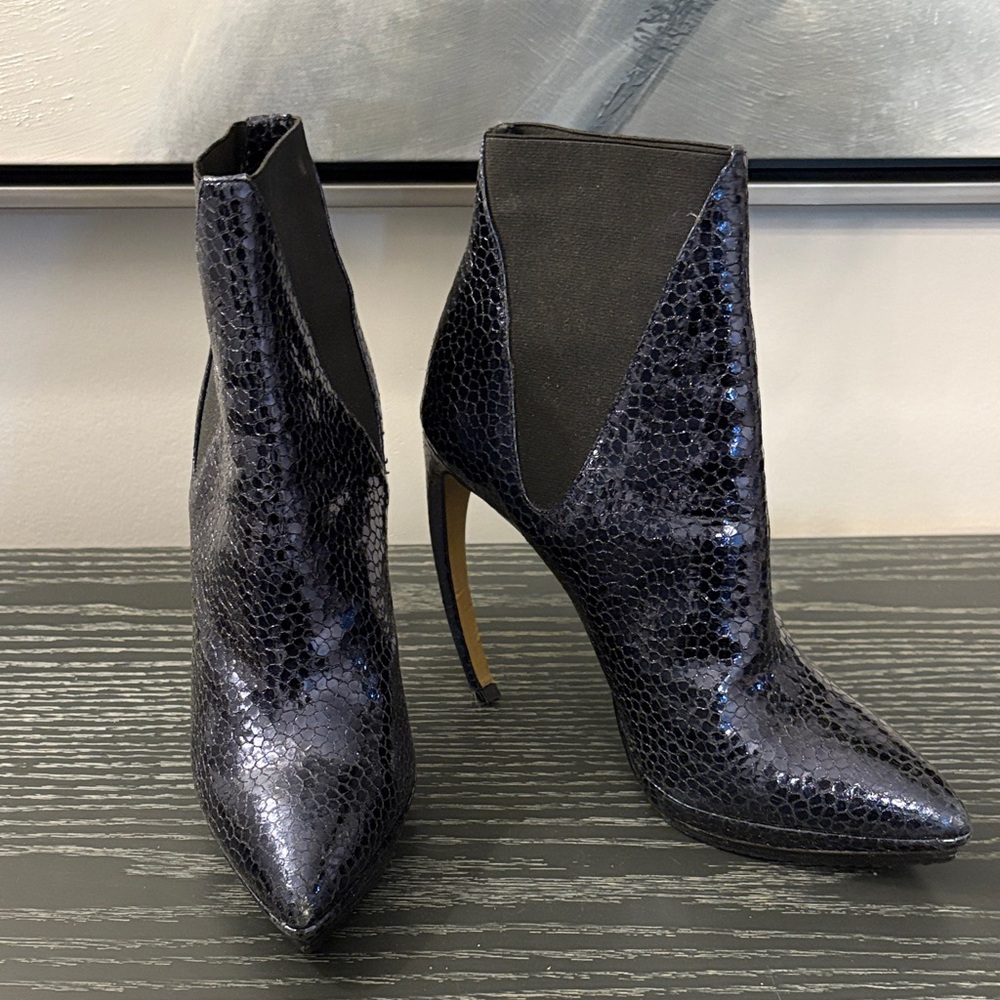 Walter Steiger Black Textured ankle boots